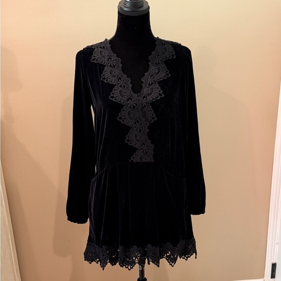 Women’s FREE PEOPLE Black Premier velvet dreams lace crochet tunic dress- XS - Picture 3 of 9
